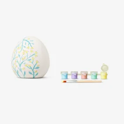 DIY Easter egg with paint