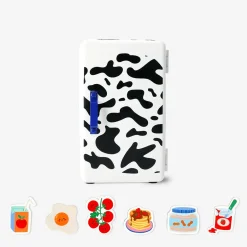 Locker as retro fridge with food icon magnets