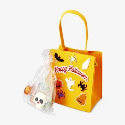 Trick or treat felt bag with candy - Vanilla and strawberry flavours