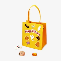 Trick or treat felt bag with candy - Vanilla and strawberry flavours